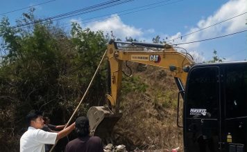 Tim Bajang Gawek Desa Bersih-Bersih Lingkungan Desa Janapria